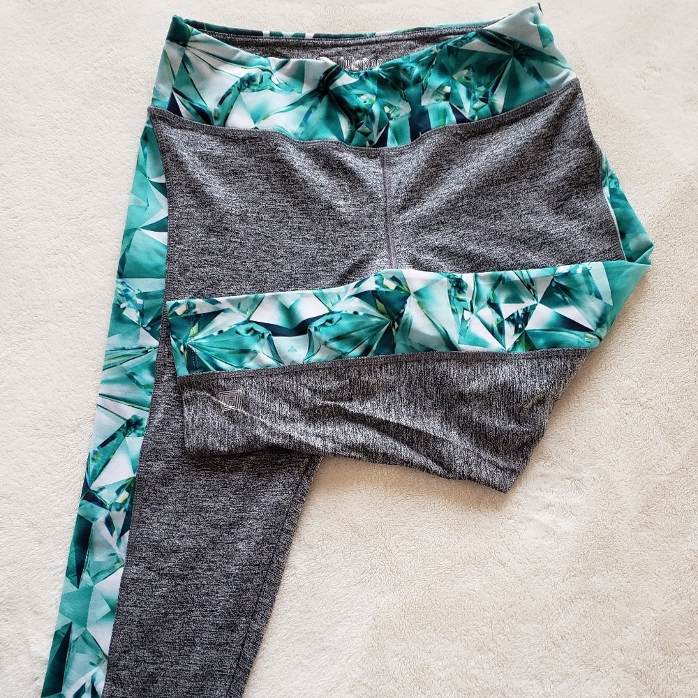 LulaRoe Jade Workout Capris